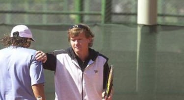 Tenista argentino, Gattiker llegó a alcanzar el nivel Grand Slam. Junto a su hermano disputó un Campeonato de Wimbledon aunque no consiguió pasar de primera ronda. También probó suerte como entrenador, hasta que en 1998 le diagnosticaron ELA. Falleció un tiempo después, en 2010, con 53 años.