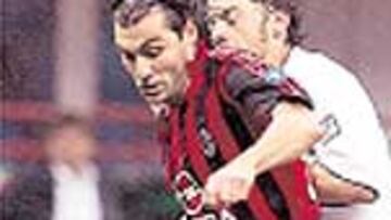 <b>SUPERCLASE.</b> Vieri es un veterano delantero de gran calidad.