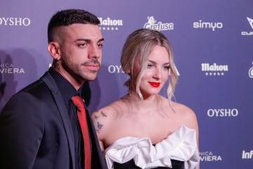 DjMariio y Noelia San Martín a su llegada a los Premios Corona de Oro.