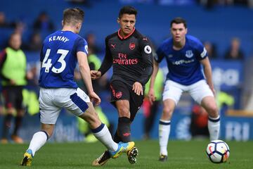 El chileno fue una de las grandes figuras ante Everton por la Premier League.