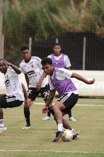 El equipo dirigido por David González quiere avanzar hasta la fase de grupos en Libertadores y trabaja pensando en el objetivo.