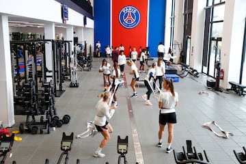 Jugadoras entrenando en el gimnasio. 
 

