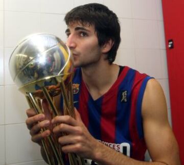 Ricky Rubio jugó con el FC Barcelona desde el 2009 hasta el 2011. En la imagen tras ganar la Copa del Rey de 2011.