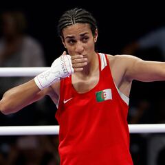 What is Imane Khelif’s boxing record? Has she lost to any women?