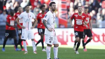 Soccer Football - Ligue 1 - Stade Rennes v Paris St Germain - Roazhon Park, Rennes, France - October 3, 2021 Paris Saint-Germain's Lionel Messi looks dejected after Stade Rennais' Flavien Tait scores their second goal REUTERS/Stephane Mahe