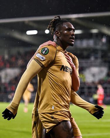 Uche-Yeremy Pino, vaya show