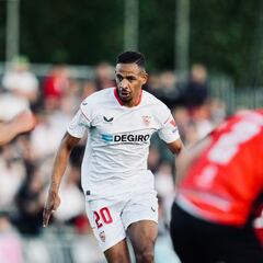 Fernando vuelve a jugar con el Sevilla casi dos meses después