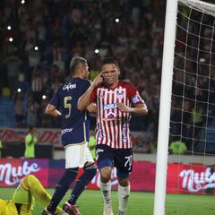 Carlos Bacca lidera el triunfo de Junior ante Millonarios