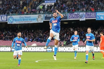 Al igual que Callej車n, Albiol se march車 a Italia tras su paso por el Real Madrid. 12 millones fue lo que pag車 el conjunto italiano para poder ficharle, jug車 236 partidos en Italia.