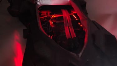 El último PC de ensueño está metido en un Batmóvil