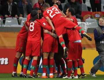 Con una brillante actuación de Tiago Mendes que se adjudicó un doble, así como la colaboración de Cristiano Ronaldo con otro; Portugal le dio cátedra a los norcoreanos que terminaron en la segunda peor goleada en los tiempos recientes.