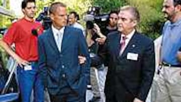 De Boer le carga el positivo al club