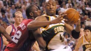 Vin Baker, con los Seattle SuperSonics.