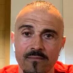 Luis Enrique: "Me enamora el compañerismo en el ciclismo"