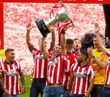 Luis Suárez, Torreira, Hermoso, Herrera, Lodi y Grbic, todos llegados desde 2019, con el título de campeones de Liga.