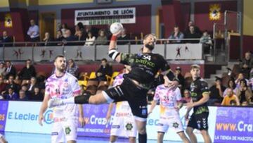 El Torrelavega confirma en León su racha imparable