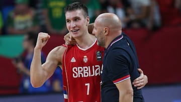 Bogdan Bogdanovic y Sasha Djordjevic festejan el pase a la final del Eurobasket.