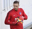 Oblak llega en forma, pero sin noticias para renovar