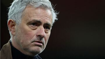 Jos&eacute; Mourinho durante un partido como t&eacute;cnico del Tottenham.