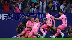 BARCELONA, SPAIN - OCTOBER 16: Joselu of RCD Espanyol celebrates with teammates after scoring their team's first goal during the LaLiga Santander match between RCD Espanyol and Real Valladolid CF at RCDE Stadium on October 16, 2022 in Barcelona, Spain. (Photo by Eric Alonso/Getty Images)