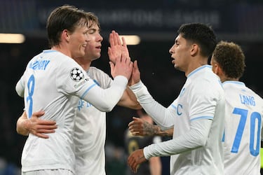 El Nápoles rinde homenaje a Maradona en su casa con una victoria