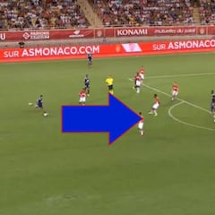 Suena a chiste pero ha pasado: gol de Depay de caño al portero desde 30 metros