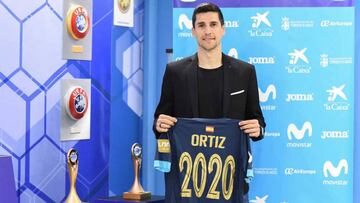 Ortiz y Jes¨²s Herrero renuevan con el Inter Movistar