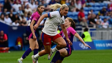 El USWNT fue protagonista de los Premios ‘The Best’ 2024. Además de los premios de Naeher y Hayes, tres futbolistas fueron incluidas en el equipo ideal del año.