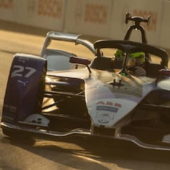 Primera pole para Sims en un estreno brillante de Mercedes