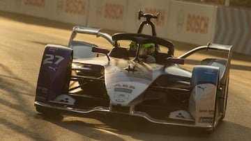 Imagen de uno de los BMW rodando en la clasificación del Gran Premio de Fórmula E de Arabia Saudí.