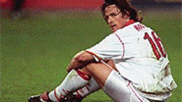 <b>ENFADO</B>. Moisés no entiende que los futbolistas del Madrid acepten jugar a primeros de año.