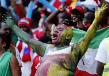 Color en las gradas de la Copa de ?frica