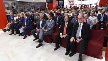 El Sevilla celebra el 60 cumpleaños del Sánchez Pizjuán