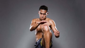 El peleador Anass Admidouch-Fatah durante la sesión de fotos con Glory.