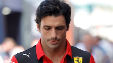 Formula One F1 - Monaco Grand Prix - Circuit de Monaco, Monaco - May 25, 2023 Ferrari's Carlos Sainz Jr. ahead of the grand prix REUTERS/Piroschka Van De Wouw