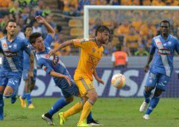 Los de la UANL confirmaron su poderío en casa y dieron vuelta a Emelec con goles de José Rivas y Rafael Sobis.