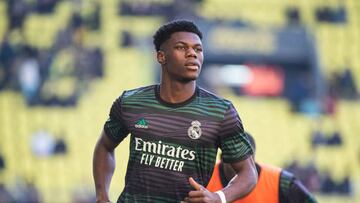 Aurelien Tchouameni of Real Madrid Cf warming up during LaLiga Santander match between Villarreal CF and Real Madrid at Estadio de la Ceramica on January 7, 2022 in Villarreal, Spain. (Photo by Alavaro Medranda/Icon Sport via Getty Images)