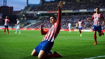 Morata hizo el arquero para celebrar su 0-2 en Anoeta. 