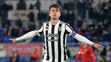 FILE PHOTO: Soccer Football - Serie A - AS Roma v Juventus - Stadio Olimpico, Rome, Italy - January 9, 2022 Juventus' Paulo Dybala celebrates scoring their first goal REUTERS/Alberto Lingria/File Photo