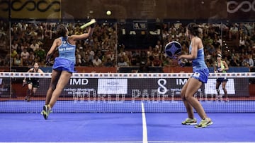 Mapi y Majo S&aacute;nchez Alayeto durante la final del Sevilla Open del World Padel Tour.