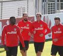 Godín se entrena con el grupo