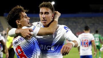 Futbol, Universidad Catolica vs Atletico Nacional.
Copa Libertadores 2021.
El jugador de Universidad Catolica Diego Valencia, derecha, celebra con Ignacio Saavedra su gol contra Atletico Nacional durante el partido del grupo F de la Copa Libertadores disputado en el estadio San Carlos de Apoquindo de Santiago, Chile.
26/05/2021
Andres Pina/Photosport
Football, Universidad Catolica vs Atletico Nacional.
2021 Copa Libertadores Championship.
Universidad Catolicaâs player Diego Valencia, right, celebrates with Ignacio Saavedra after scoring against Atletico Nacional during the group F match of the Copa Libertadores Championship held at the San Carlos de Apoquindo stadium in Santiago, Chile.
26/05/2021
Andres Pina/Photosport