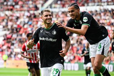 Feyenoord rechaza oferta del Nottingham Forest por Santiago Giménez