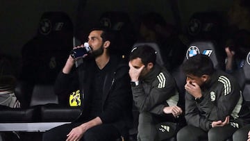 Real Madrid's Spanish coach Alvaro Arbeloa drinks during the Spanish league football match between Real Madrid CF and Getafe CF at Santiago Bernabeu Stadium in Madrid on March 2, 2026. (Photo by Javier SORIANO / AFP)