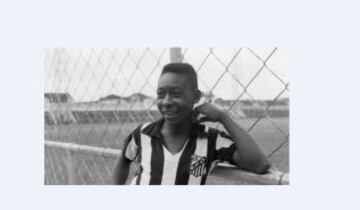 Pel&eacute; y una instant&aacute;nea cuando comenzaba a destacar en Santos.