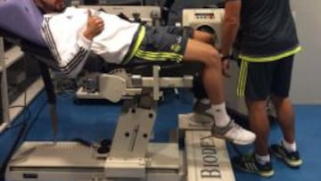 Karim en su puesta a punto para llegar a París.