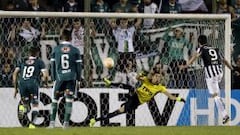 Dos penales polémicos dejan a Wanderers fuera de la Copa