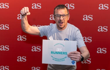 Los runners de AS con sus camisetas para la Zúrich Rock 'n' Roll Running Series Madrid. Jersey amarillo maratón,  gris media maratón y rojo 10 km.