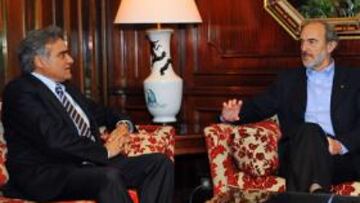 <b>TODOS DE ACUERDO. </b>Biel Cerdà (izquierda), departió con Antonio Diéguez (centro) y Toni Pastor (derecha).