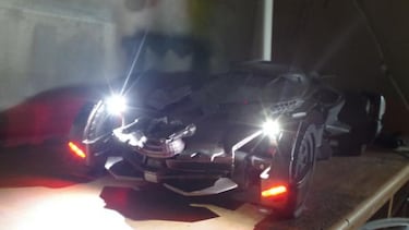 El último PC de ensueño está metido en un Batmóvil